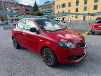 Usata Lancia Ypsilon Gold 69 CV (50 kW) 2021 Rosso Utilitaria