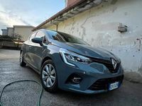 Usata Renault Clio V Intens 101 CV (74 kW) 2020 Grigio Berlina