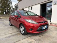 Usata Ford Fiesta Titanium 82 CV (60 kW) 2009 Rosso Utilitaria