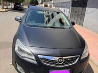 Usata Opel Astra Edition 110 CV (80 kW) 2013 Nero Berlina