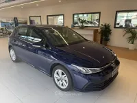 Usata VW Golf VIII Life 116 CV (85 kW) 2024 Blu Berlina