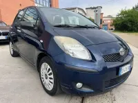 Usata Toyota Yaris Sol 69 CV (50 kW) 2010 Blu/azzurro Utilitaria