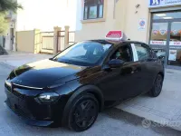 Nuova Lancia Ypsilon 101 CV (74 kW) 2025 Nero Utilitaria