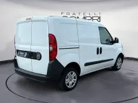 Usata Fiat Doblò Lounge 90 CV (66 kW) 2021 Bianco Monovolume