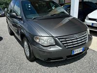Usata Chrysler Voyager 150 CV (110 kW) 2008 Grigio Monovolume