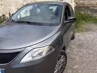 Usata Lancia Ypsilon 69 CV (50 kW) 2017 Grigio Utilitaria