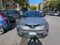 Usata Toyota C-HR Style 98 CV (72 kW) 2017 Argento SUV