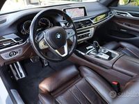 Usata BMW 730 M Sport 265 CV (194 kW) 2018 Mineral white / metallizzato Berlina