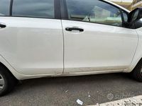 Usata Toyota Yaris 69 CV (50 kW) 2009 Bianco Utilitaria