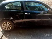 Usata Alfa Romeo 147 105 CV (77 kW) 2006 Nero Utilitaria