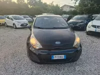 Usata Kia Rio 75 CV (55 kW) 2014 Nero Berlina