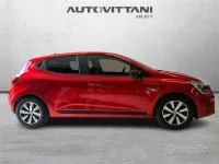 Usata Renault Clio Equilibre 145 CV (106 kW) 2023 Rosso Utilitaria