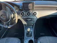 Usata Mercedes A180 109 CV (80 kW) 2015 Nero Berlina