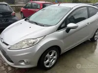 Gebraucht Ford Fiesta Titanium 68 PS (50 kW) 2010 Grau Limousine