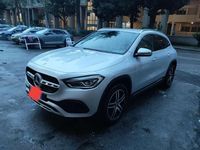 Usata Mercedes GLA180 116 CV (85 kW) 2022 Argento SUV