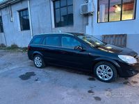 Usata Opel Astra 110 CV (80 kW) 2008 Nero Station wagon