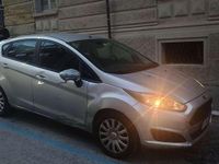Usado Ford Fiesta ST-Line 75 HP (55 kW) 2017 Cinzento Sedan