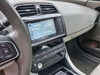 Usata Jaguar XE Portfolio 180 CV (132 kW) 2015 Grigio Berlina