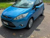 Usata Ford Fiesta 97 CV (71 kW) 2011 Bluazzurro Berlina