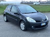 Usata Renault Clio II LE 75 CV (55 kW) 2008 Nero Berlina