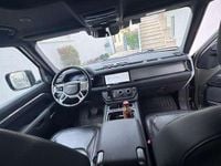 Usata Land Rover Defender SE Dynamic 200 CV (147 kW) 2023 Verde SUV