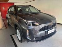 Neu Toyota Yaris Cross Active 92 PS (67 kW) 2026 Grau SUV