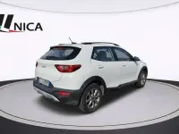 Usata Kia Stonic Urban 82 CV (60 kW) 2022 Clear white SUV