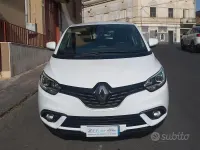 Usata Renault Scénic Zen 110 CV (80 kW) 2017 Bianco Monovolume