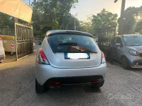 Usata Lancia Ypsilon 90 CV (66 kW) 2012 Grigio Utilitaria