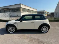 Usata Mini Cooper D 109 CV (80 kW) 2009 Beige Utilitaria