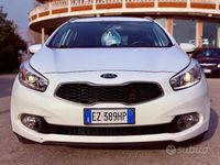Begagnad Kia Ceed 128 HK (94 kW) 2015 Vit Halvkombi