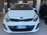 Usata Kia Rio 86 CV (63 kW) 2016 Bianco Berlina