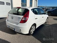 Usata Hyundai i30 Active 109 CV (80 kW) 2011 Bianco Berlina