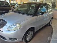 Usata Lancia Ypsilon 60 CV (44 kW) 2007 Argento Utilitaria