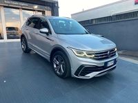 Usata VW Tiguan R-line 200 CV (147 kW) 2021 Argento SUV