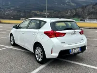 Usata Toyota Auris Lounge 90 CV (66 kW) 2013 Bianco Berlina