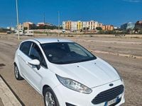 Usata Ford Fiesta Titanium 75 CV (55 kW) 2014 Bianco Utilitaria