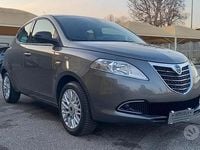 Usata Lancia Ypsilon Gold 70 CV (51 kW) 2014 Grigio medio Utilitaria