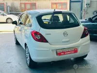 Usata Opel Corsa Edition 86 CV (63 kW) 2012 Bianco Utilitaria