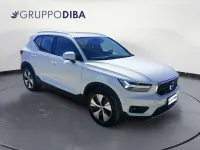 Usata Volvo XC40 Momentum 150 CV (110 kW) 2020 Bianco SUV