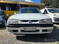 Usata Renault 19 78 CV (57 kW) 1993 Bianco Berlina