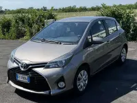 Usata Toyota Yaris Comfort 69 CV (50 kW) 2015 Utilitaria