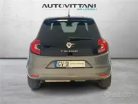 Usata Renault Twingo Urban Night 92 CV (67 kW) 2024 Grigio Utilitaria