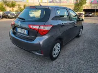 Usata Toyota Yaris Active 73 CV (53 kW) 2018 Grigio Utilitaria