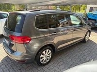 Usata VW Touran 150 CV (110 kW) 2017 Grigio scuro Monovolume