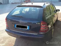 Usata Mercedes C220 Elegance 143 CV (105 kW) 2004 Blu/azzurro Station wagon