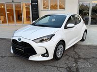 Usata Toyota Yaris Hybrid Active 92 CV (67 kW) 2023 Bianco Berlina
