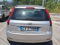 Usata Ford Fiesta Ghia 75 CV (55 kW) 2005 Grigio Utilitaria