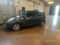 Usata Renault Scénic III 110 CV (80 kW) 2009 Grigio Monovolume