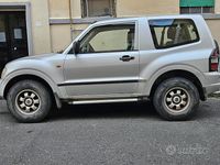 Usata Mitsubishi Pajero 100 CV (73 kW) 2000 Grigio SUV